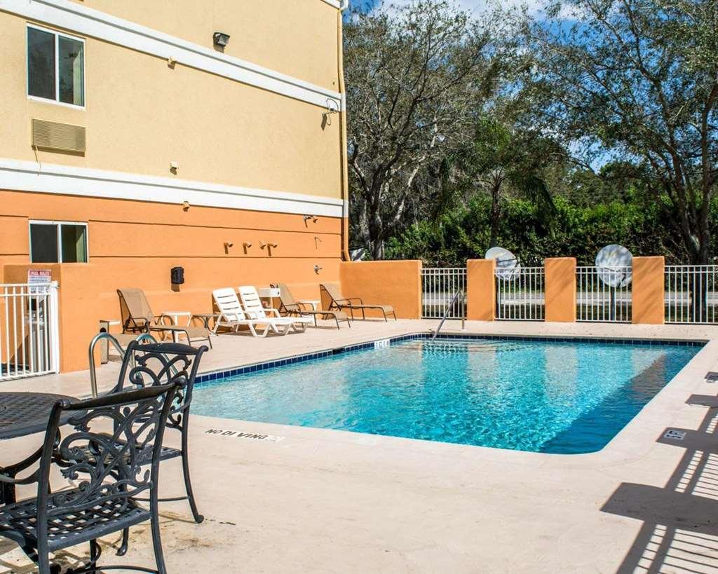 Comfort Inn Fort Myers Northeast Létesítmények fotó